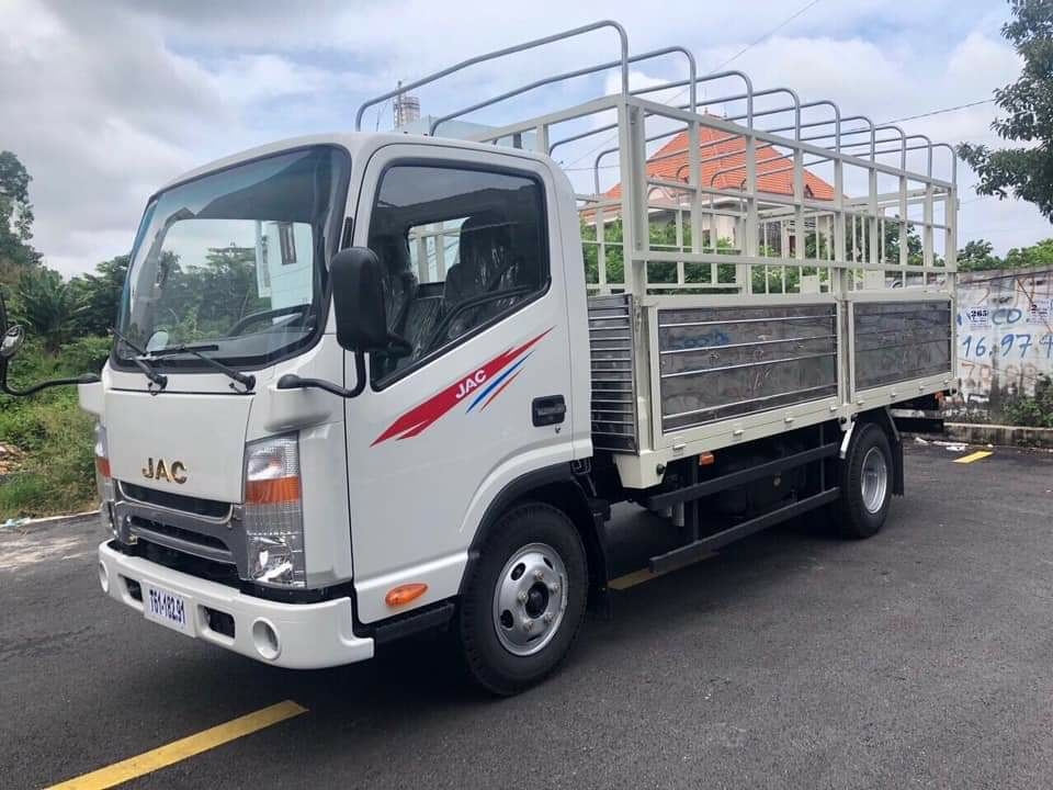 xe tải jac 1,9 tấn thùng 4,3 mét giá thanh lí 0357764053 Mr Trí