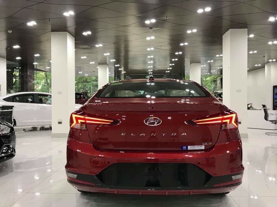 Hyundai Elantra SPORT chính hãng khuyến mãi khủng