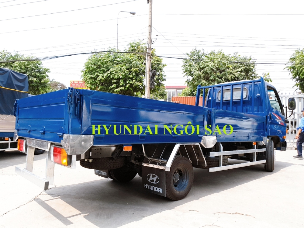 Tải Hyundai 2T4 thùng lững giao ngay  - cơ may trúng thưởng