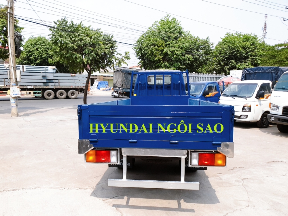Tải Hyundai 2T4 thùng lững giao ngay  - cơ may trúng thưởng