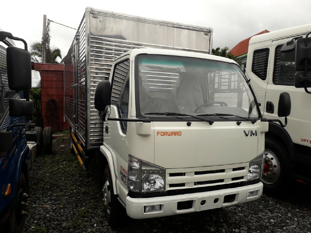 Giá xe tải isuzu 1.9 tấn vinh phat thùng 6m2 vào thành phố