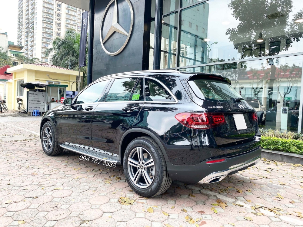 Bán Mercedes GLC200 2020 màu Đen Siêu lướt chính chủ biển đẹp Giá cực tốt