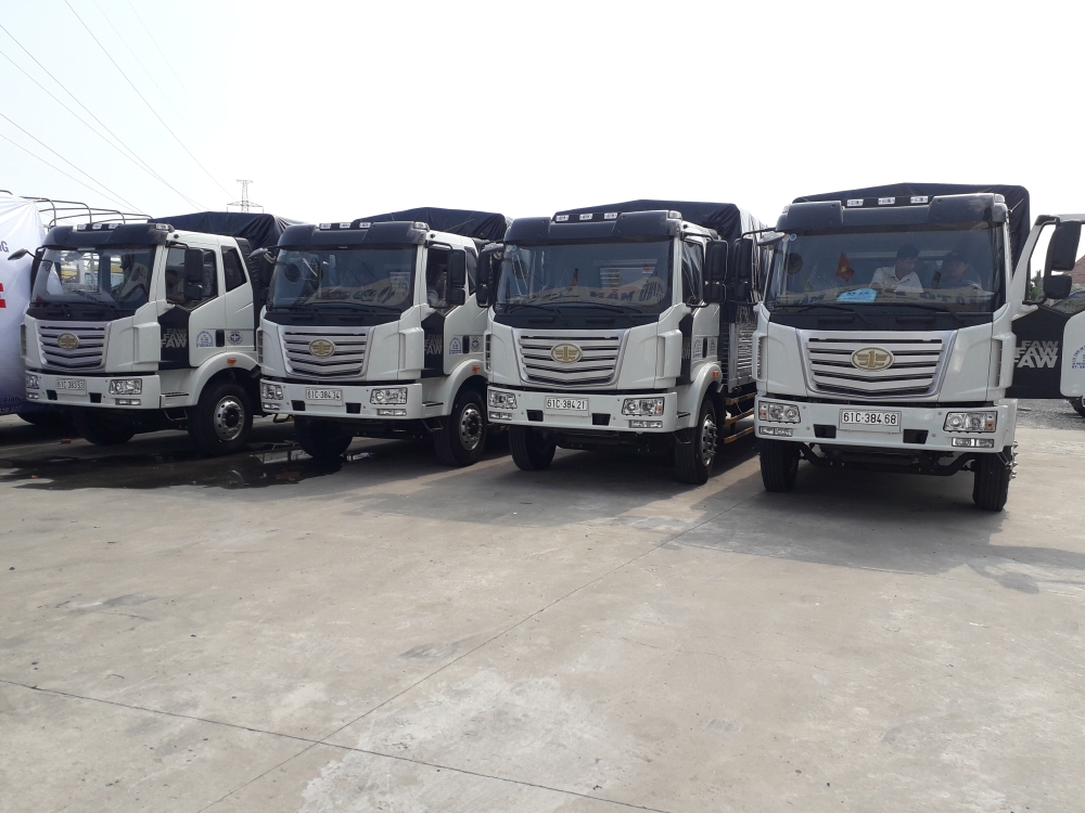 Cần bán gấp xe tải 7 tấn thùng siêu dài - xe tải 7 tấn thùng kín có sẵn - giao ngay