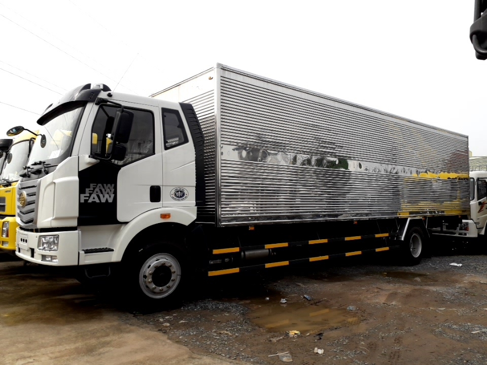 Cần bán gấp xe tải 7 tấn thùng siêu dài - xe tải 7 tấn thùng kín có sẵn - giao ngay