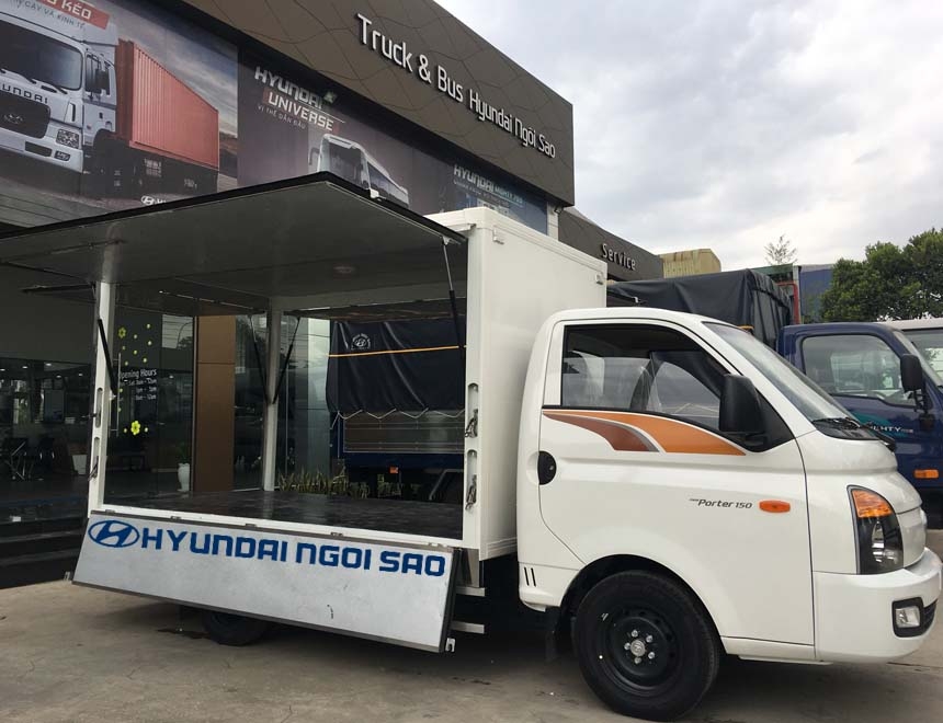 CẦN BÁN XE TẢI HYUNDAI 1,3 TẤN THÙNG BÁN HÀNG LƯU ĐỘNG