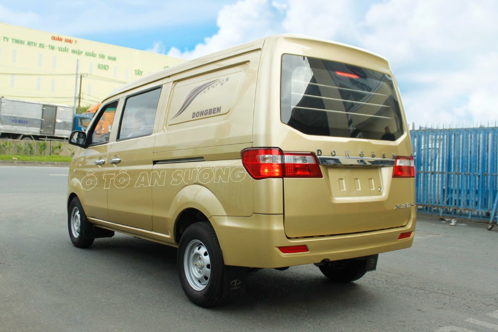 Xe tải Van 490kg Dongben 5 chỗ ngồi đi vào thành phố như ô tô con