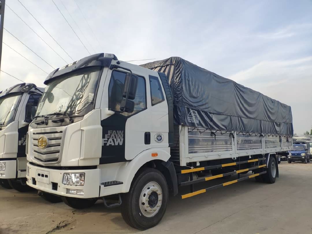 Xe tải faw 8 tấn thùng 9.7 mét nhập khẩu chở pallet nhập khẩu 2020