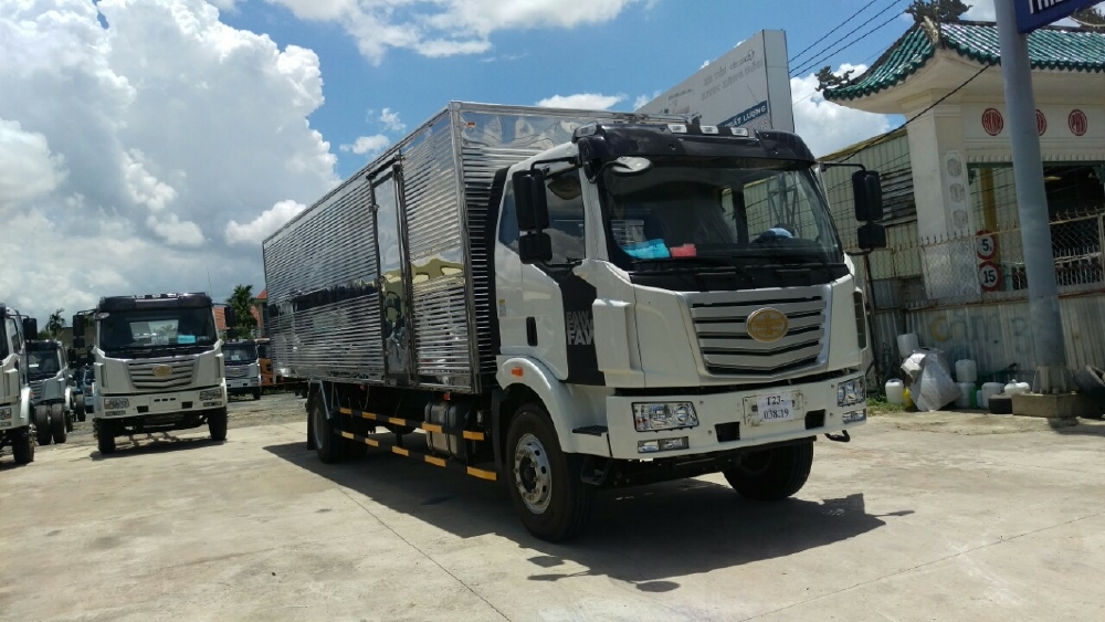 Xe tải faw 8 tấn thùng 9.7 mét nhập khẩu chở pallet nhập khẩu 2020