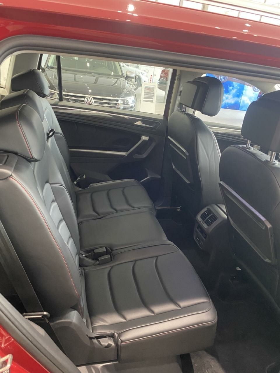 🔥🚘🔥 Cần bán xe Volkswagen Tiguan Allspace, màu Đỏ,xe Đức nhập khẩu chính hãng 🔥🚘🔥 Đang Tặng Trước Bạ 173tr 🎁🎁