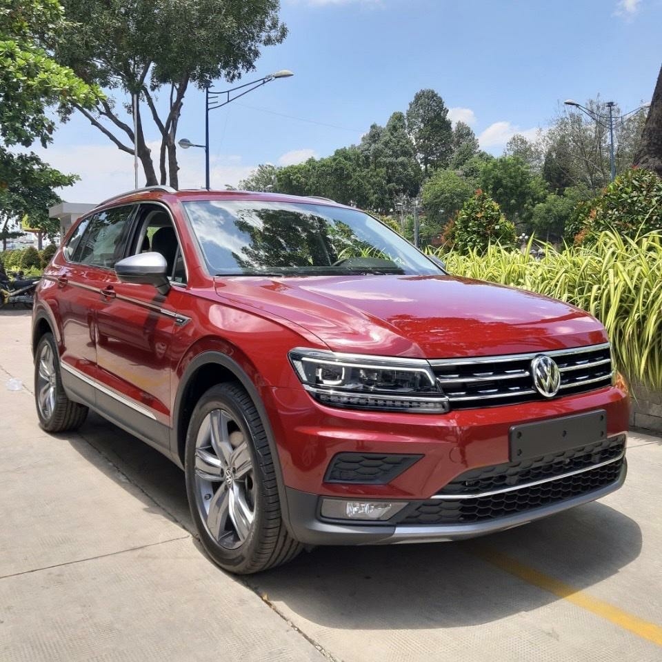 🔥🚘🔥 Cần bán xe Volkswagen Tiguan Allspace, màu Đỏ,xe Đức nhập khẩu chính hãng 🔥🚘🔥 Đang Tặng Trước Bạ 173tr 🎁🎁