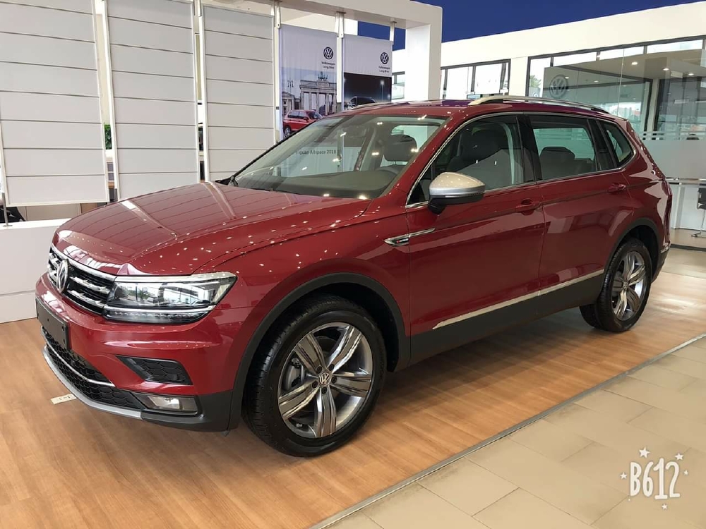 🔥🚘🔥 Cần bán xe Volkswagen Tiguan Allspace, màu Đỏ,xe Đức nhập khẩu chính hãng 🔥🚘🔥 Đang Tặng Trước Bạ 173tr 🎁🎁
