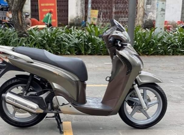 Cửa Hàng Xe Máy Anh Thiên Chuyên Bán Các Dòng Xe Tay Ga Nhập Khẩu Hải Quan Chính Chủ