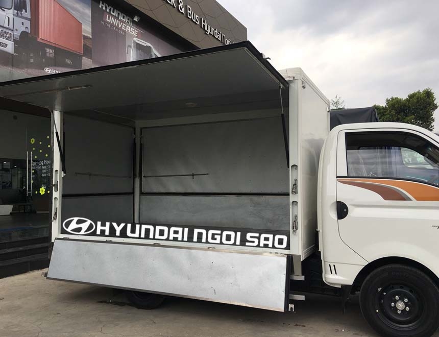 CẦN BÁN HYUNDAI THÙNG CÁNH DƠI BÁN HÀNG LƯU ĐỘNG HỢP LỆ GIẤY TỜ