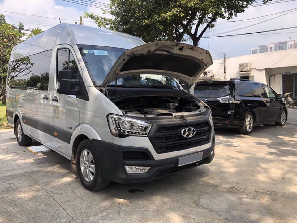 Cần Bán Hyundai Solati Bạc 2019 số sàn máy dầu xe rất mới