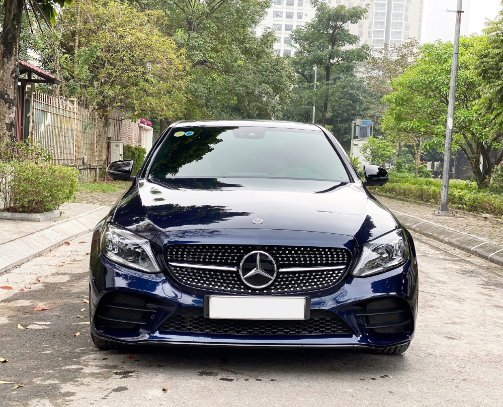 Bán Mercedes C300 AMG 2020 Chính chủ chạy lướt biển đẹp giá tốt