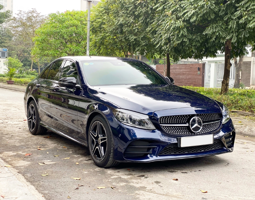 Bán Mercedes C300 AMG 2020 Chính chủ chạy lướt biển đẹp giá tốt