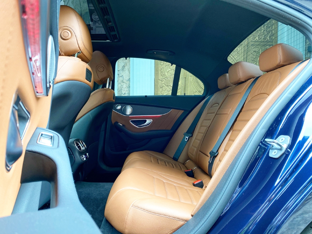 Bán Mercedes C300 AMG 2020 Chính chủ chạy lướt biển đẹp giá tốt