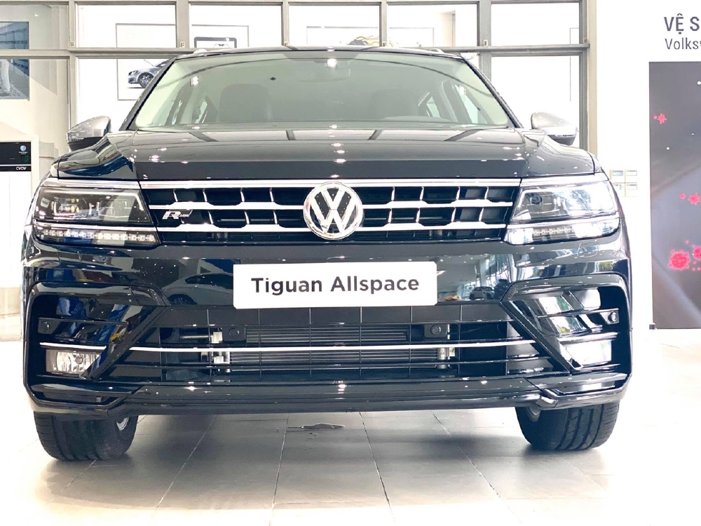 Tiguan Rline đen mạnh mẽ, diện mạo mới, thu hút ánh nhìn, xe SUV nhập khẩu giá cực tốt