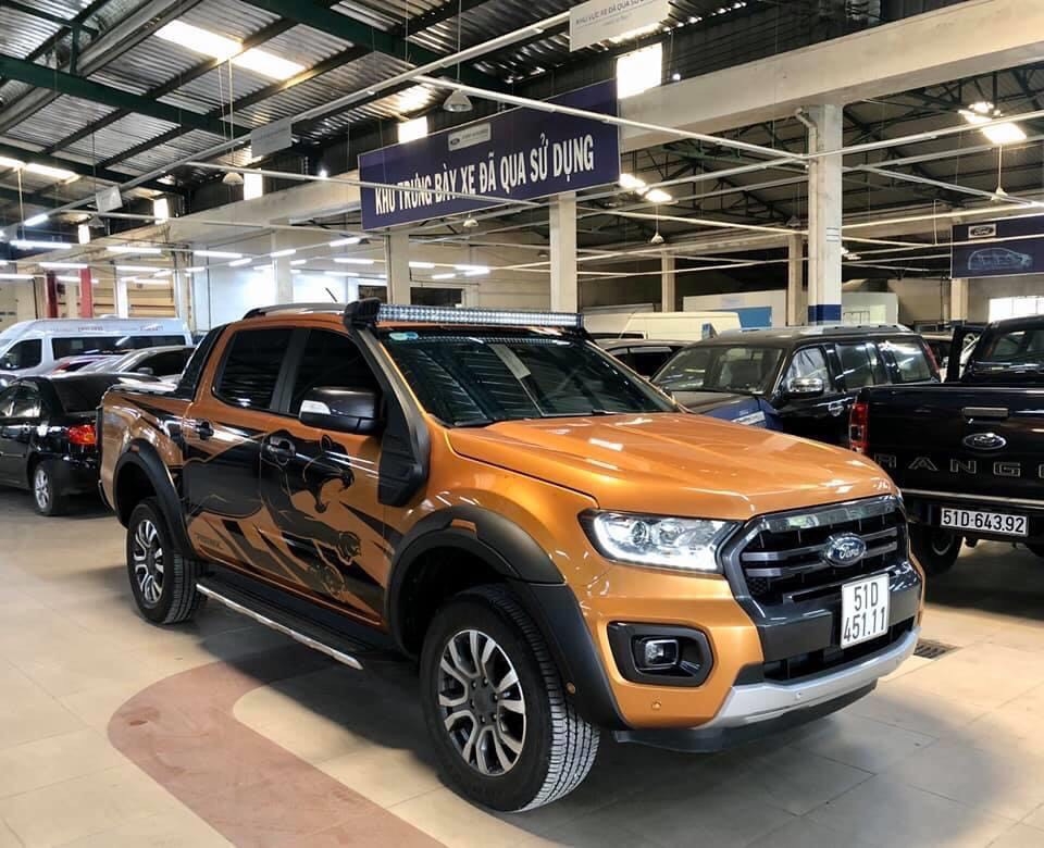 Wildtrak 2.0, 4x2, sx 2018, màu bạc, odo chuẩn, nắp thùng thấp, gắn thêm phụ kiện