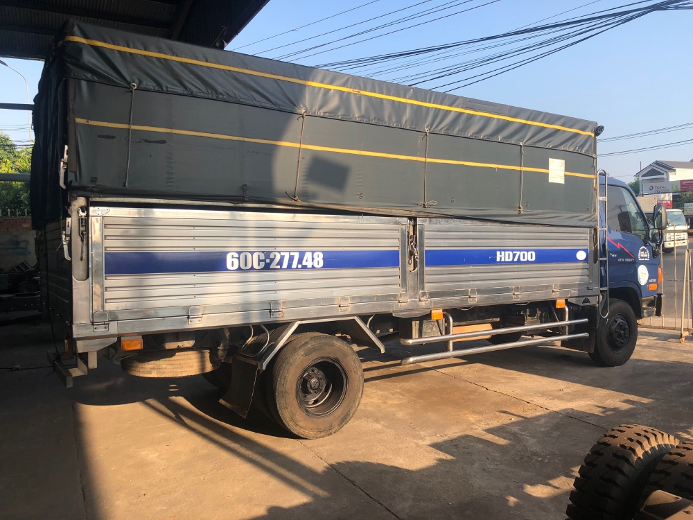 Xe Hyundai HD700