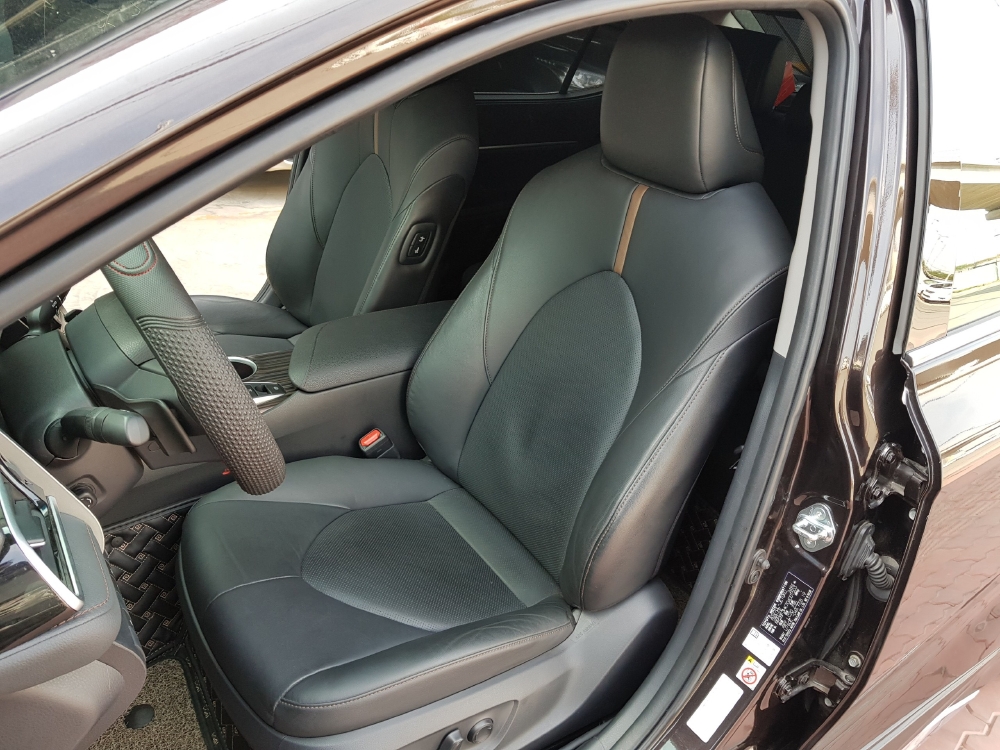 Bán Camry 2.5Q 2019 nhập Thái Lan, full phụ kiện. Giá sốc