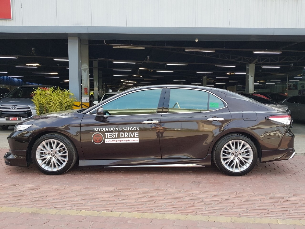 Bán Camry 2.5Q 2019 nhập Thái Lan, full phụ kiện. Giá sốc