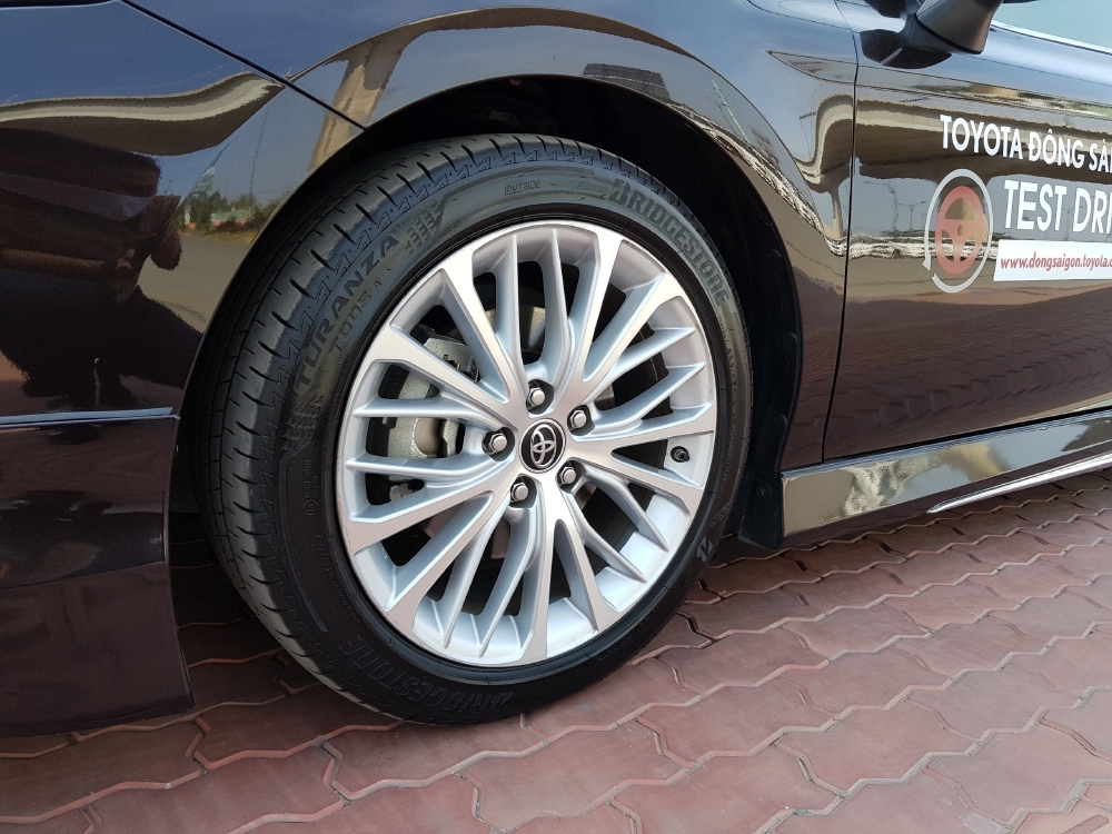 Bán Camry 2.5Q 2019 nhập Thái Lan, full phụ kiện. Giá sốc