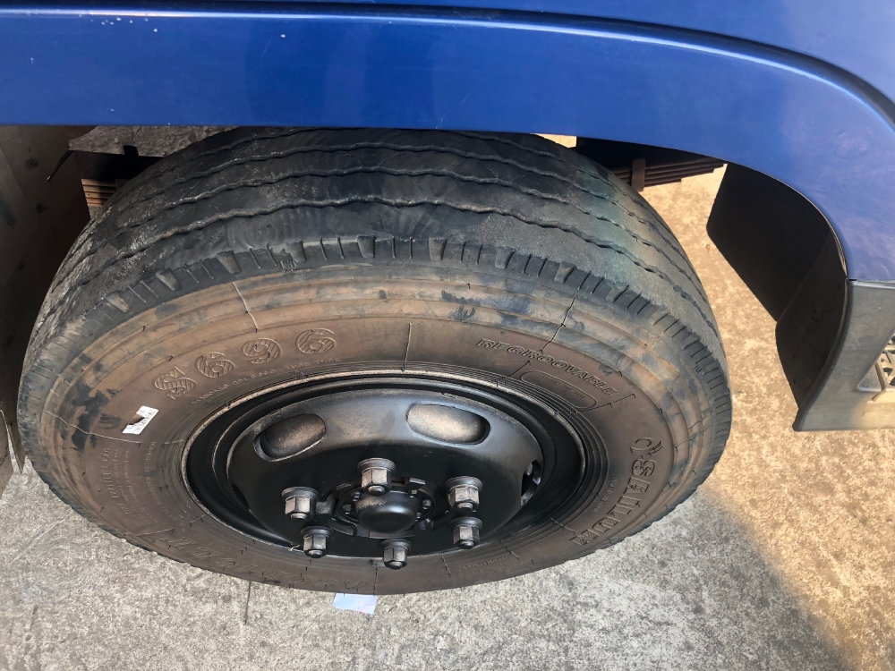 Xe Hyundai HD700