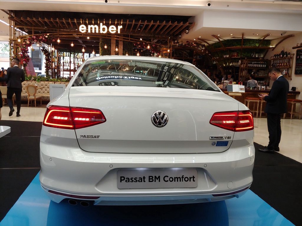 ✅XE VOLKSWAGEN PASSAT COMFORT MÀU TRẮNG GIẢM 12% ✅
