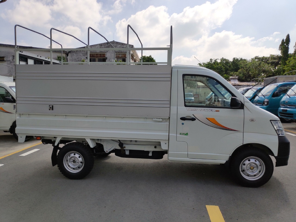 Xe tải nhẹ máy xăng 990kg Thaco Towner đời 2020