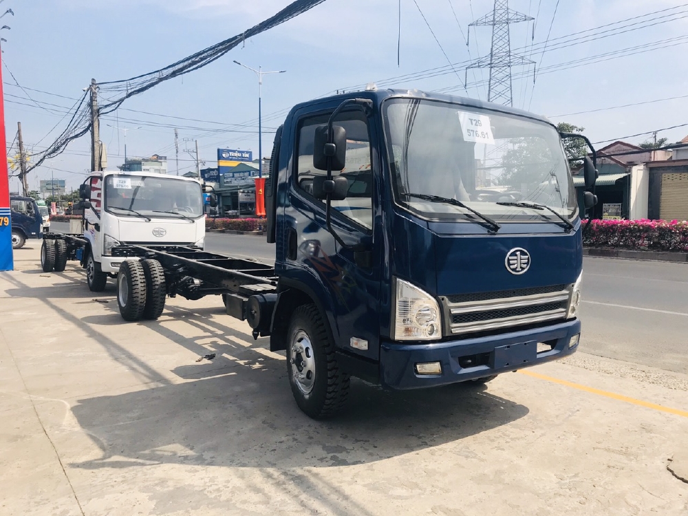 Giá xe tải faw 7.3 tấn ga cơ động cơ hyundai nhập