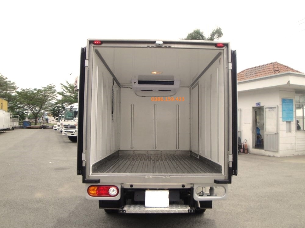 Xe tải thùng đông lạnh suzuki 500kg, suzuki carry pro 2020.