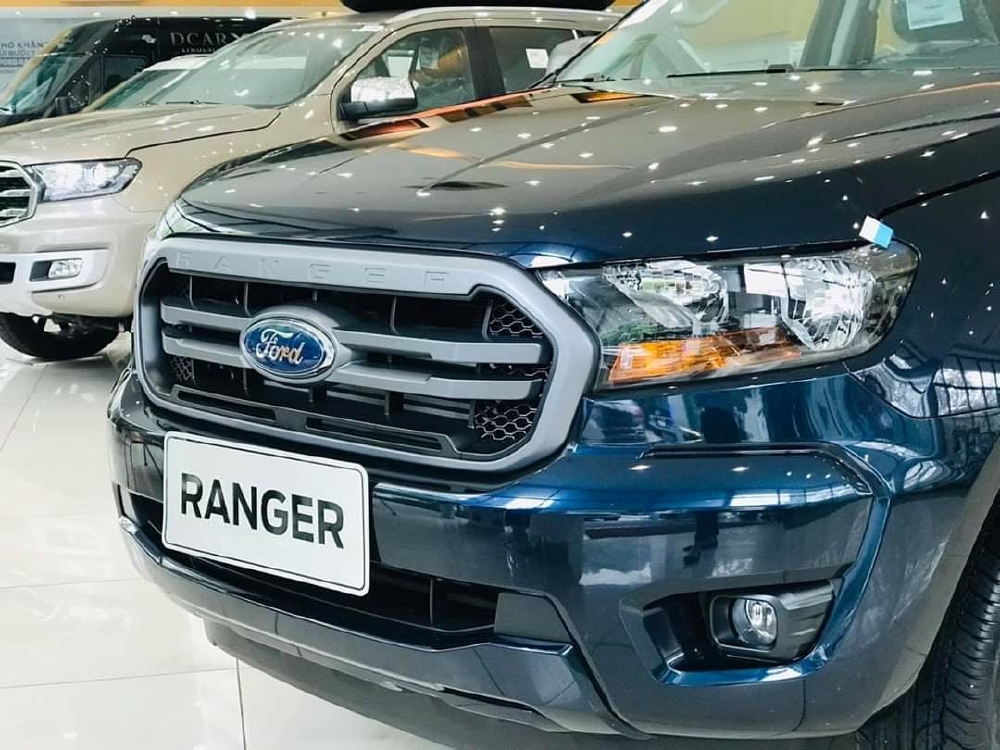 Xe Ford Ranger bán tải giao xe ngay giá chỉ từ 190 triệu, tặng nắp thùng, dán phim, bảo hiểm chính hãng, vay lãi suất ưu đãi