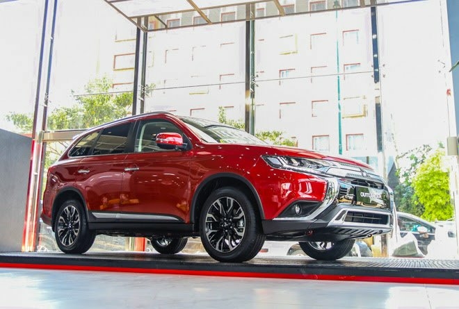 MITSUBISHI OUTLANDER 2020 TRẢ GÓP 90% GIÁ 825TR