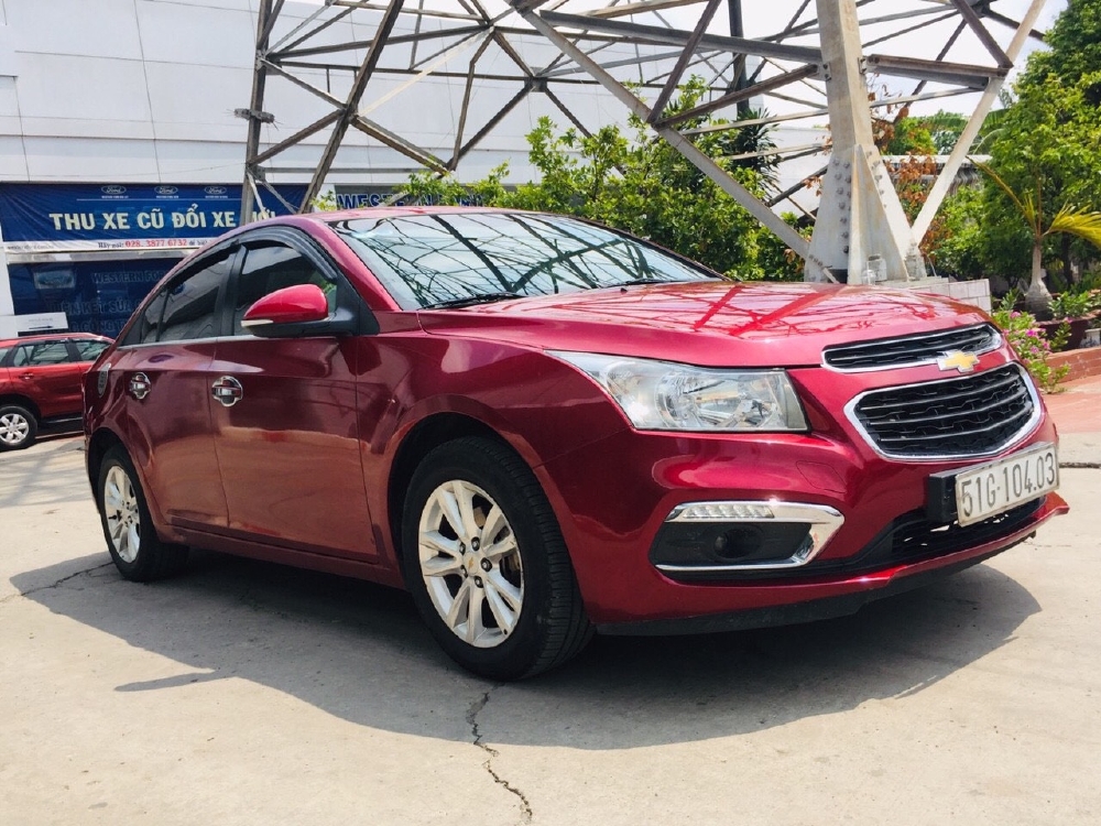 CRUZE LT 2017, MÀU ĐỎ, XE BÁN TẠI HÃNG CÓ BẢO HÀNH