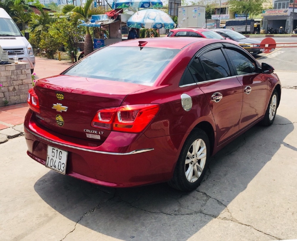 CRUZE LT 2017, MÀU ĐỎ, XE BÁN TẠI HÃNG CÓ BẢO HÀNH