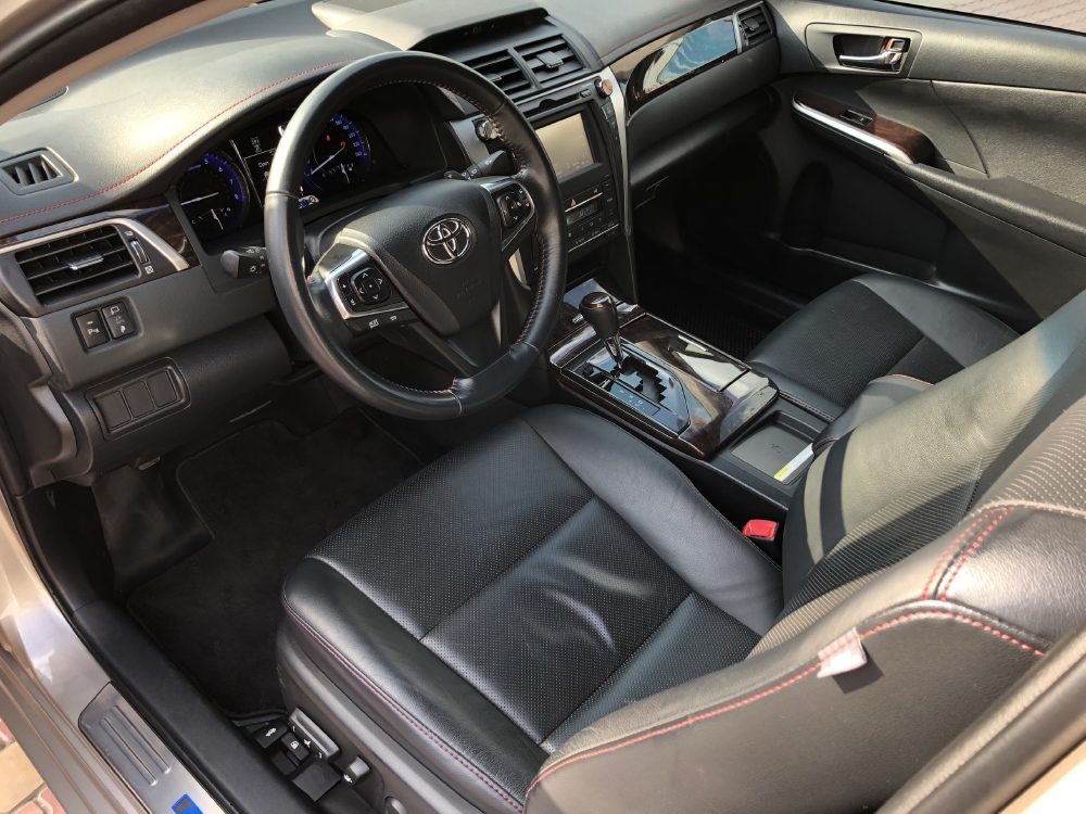 Camry 2.5Q 2016 Nâu Vàng . Tặng trước bạ, bảo hiểm,  giảm tiền mặt.