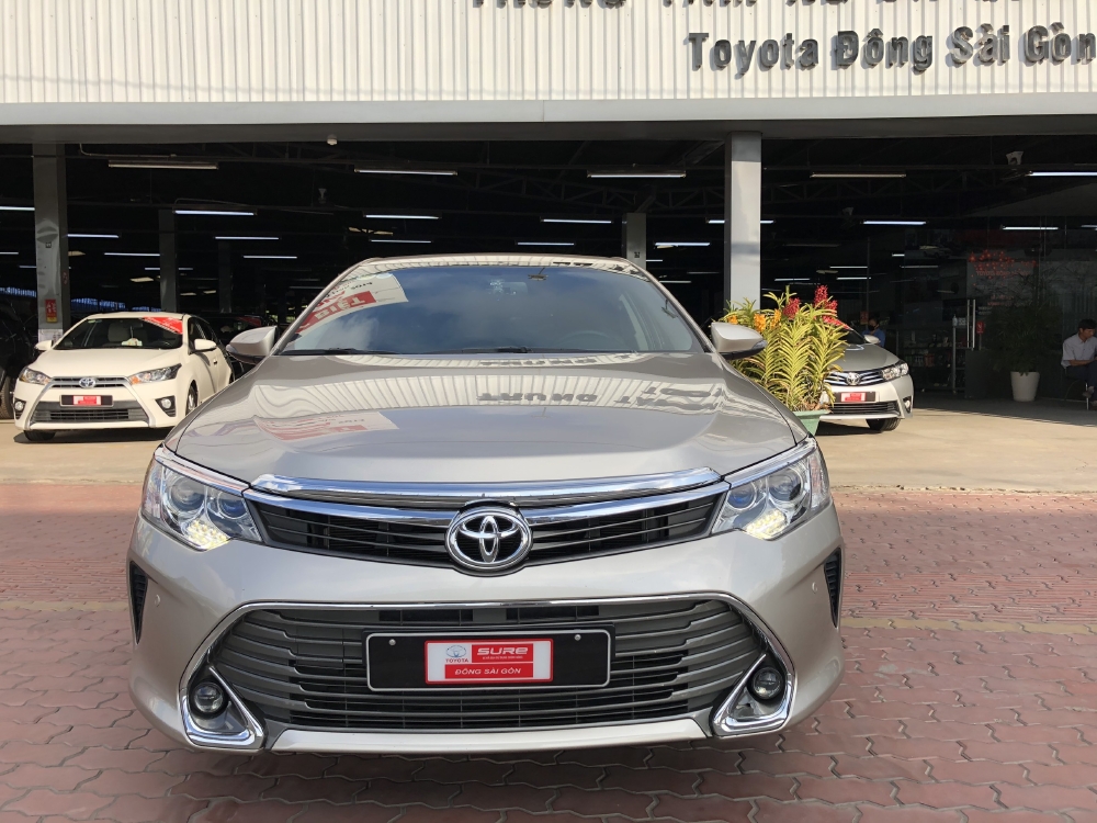 Camry 2.5Q 2016 Nâu Vàng . Tặng trước bạ, bảo hiểm,  giảm tiền mặt.