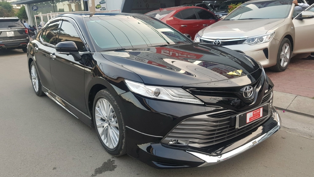 Bán nhanh Camry 2.5Q 2019 Nhập Thái . Giá Tốt