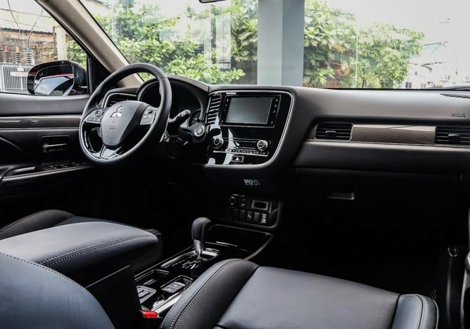 MITSUBISHI OUTLANDER 2020 TRẢ GÓP 90% GIÁ 825TR