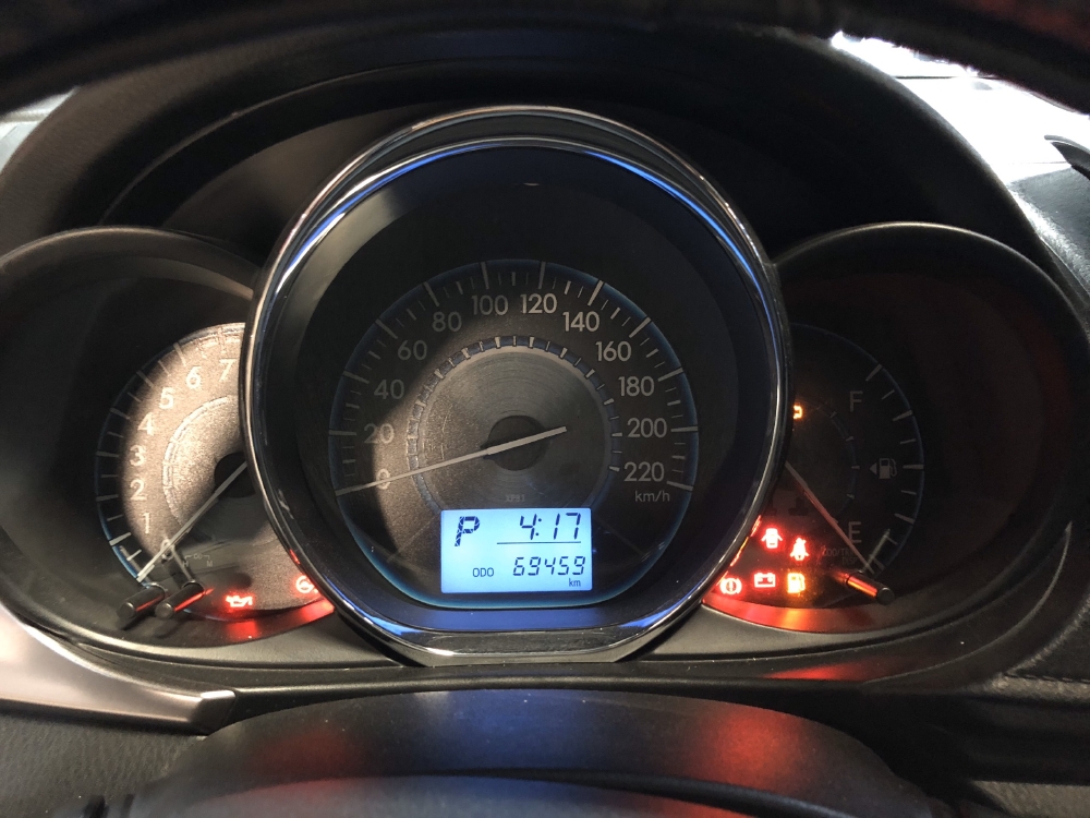 Bán Vios G 2015 màu đỏ . Giá học sinh nhé !!!!