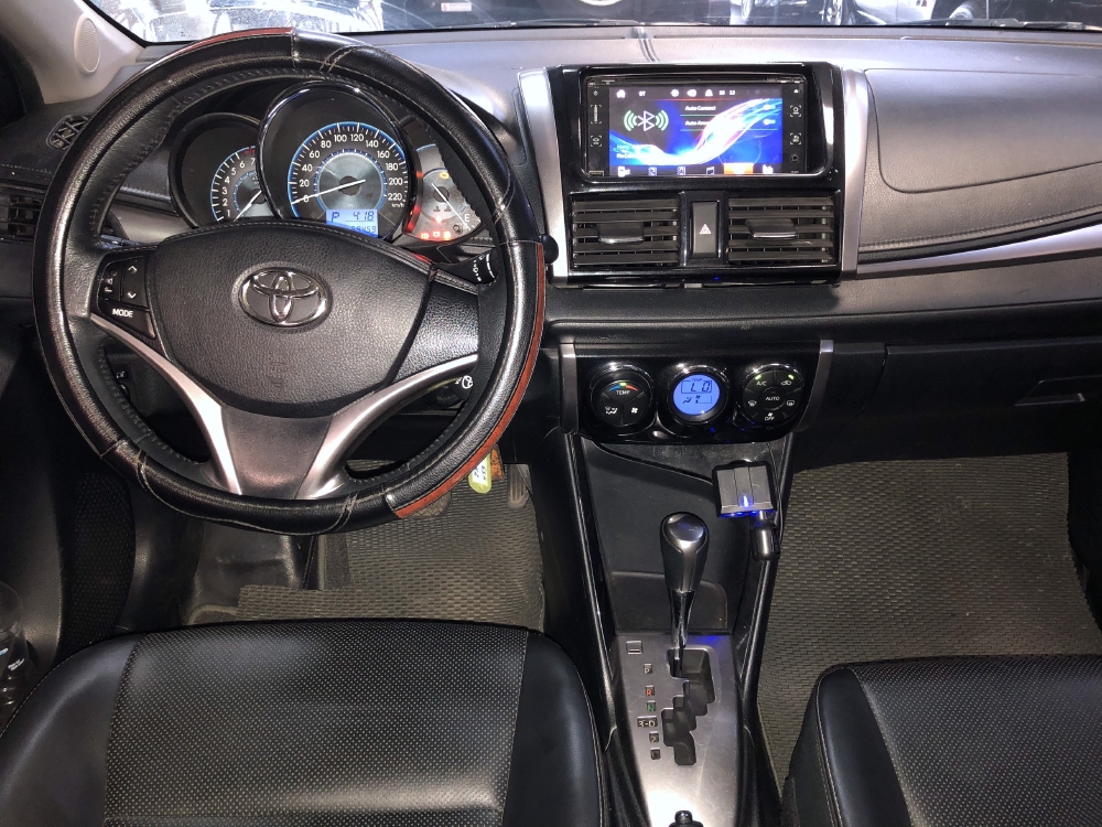 Bán Vios G 2015 màu đỏ . Giá học sinh nhé !!!!