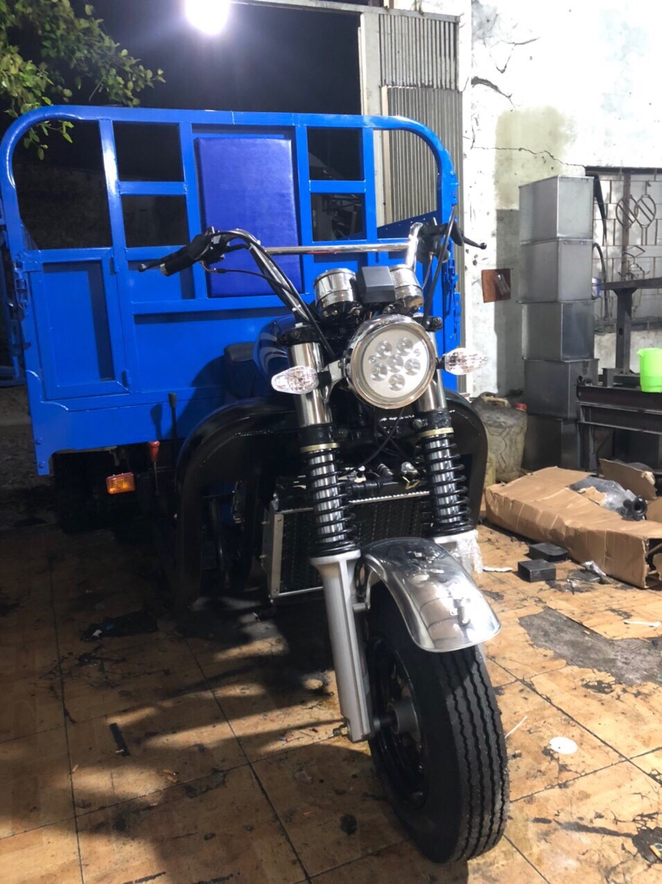 bán xe ba bánh chở hàng mới. giá tại xưởng