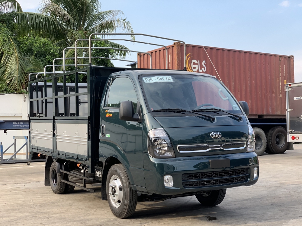 BÁN XE KIA 2,4T THÙNG MUI BẠT - TRẢ GÓP LÃI SUẤT THẤP NHẤT