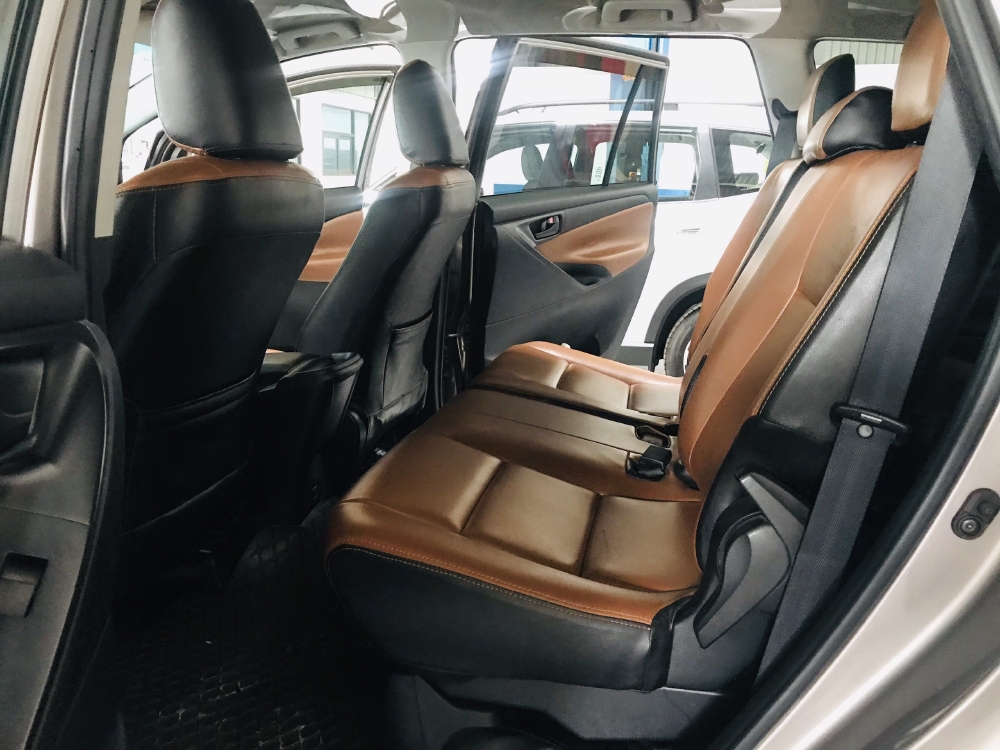 Cần bán Innova E số sàn 2017, odo 57,000km. Giá sốc kinh doanh