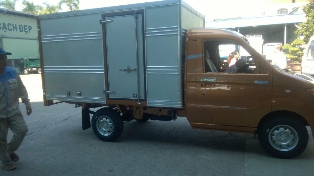 BÁN XE TẢI KENBO THÙNG KÍN 9 TẠ ,THÙNG DÀI 2,6m,GIÁ RẺ NHẤT.