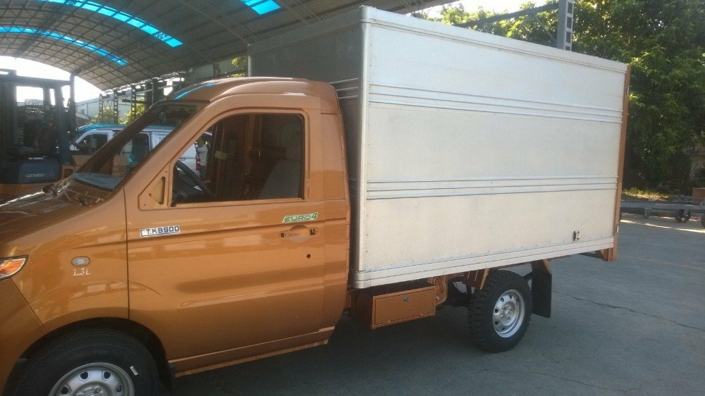 BÁN XE TẢI KENBO THÙNG KÍN 9 TẠ ,THÙNG DÀI 2,6m,GIÁ RẺ NHẤT.