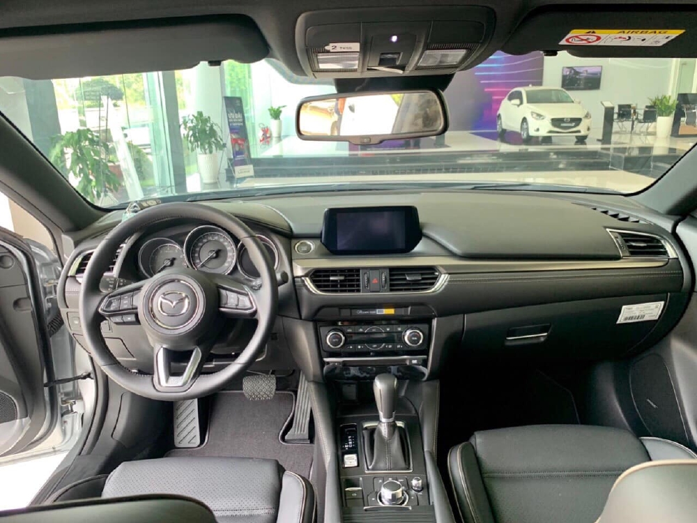 Bán Mazda6 Màu bạc, giảm giá 150 Triệu + tặng BHVC