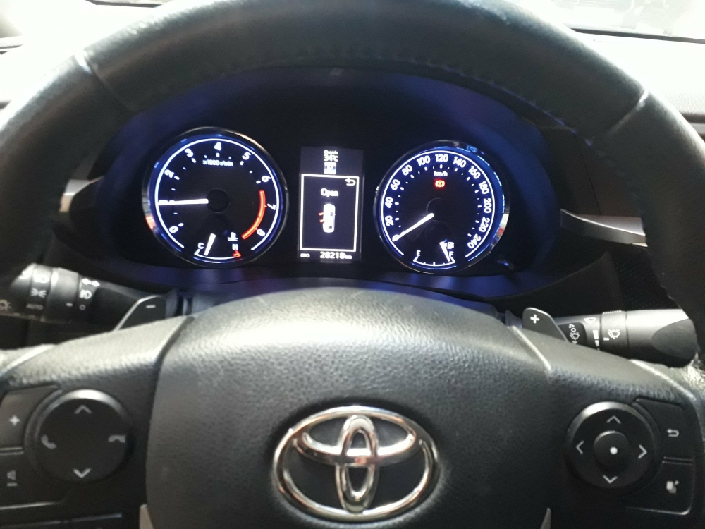 Bán nhanh Altis 2.0V Sport 2016 odo 28,000km. Giá còn giảm
