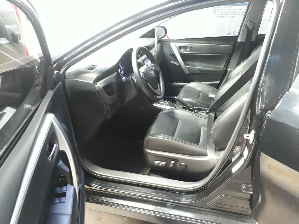 Bán nhanh Altis 2.0V Sport 2016 odo 28,000km. Giá còn giảm